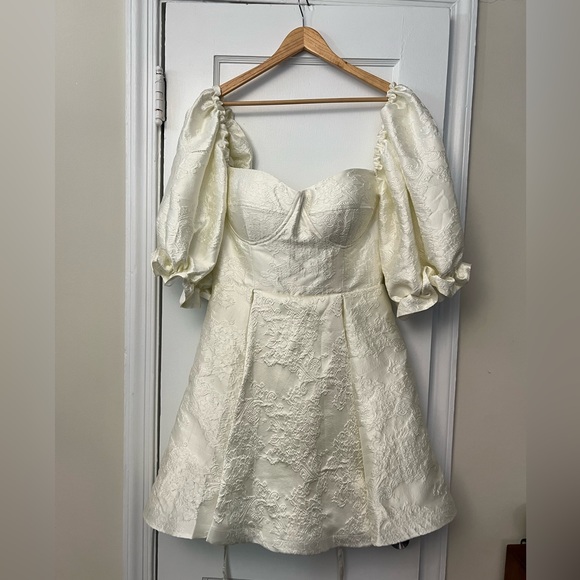 Elegant Off-Shoulder White Dress - Picture 6 of 15